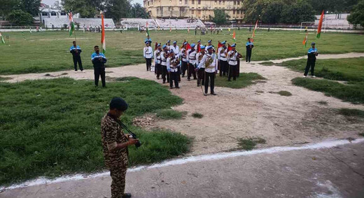 देशभक्ति के रंग में रंगा खुदीराम बोस स्टेडियम, सीआरपीएफ बैंड ने बांधा समां